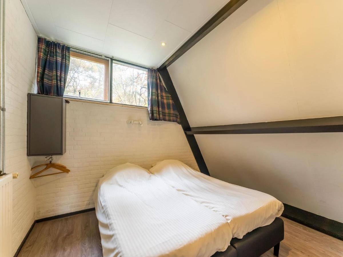 Modern Holiday Home In Stramproy In The Forest ภายนอก รูปภาพ