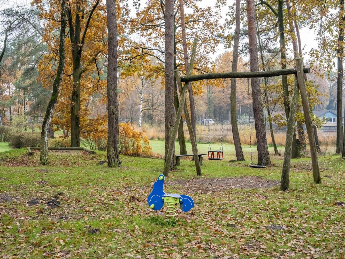 Modern Holiday Home In Stramproy In The Forest ภายนอก รูปภาพ